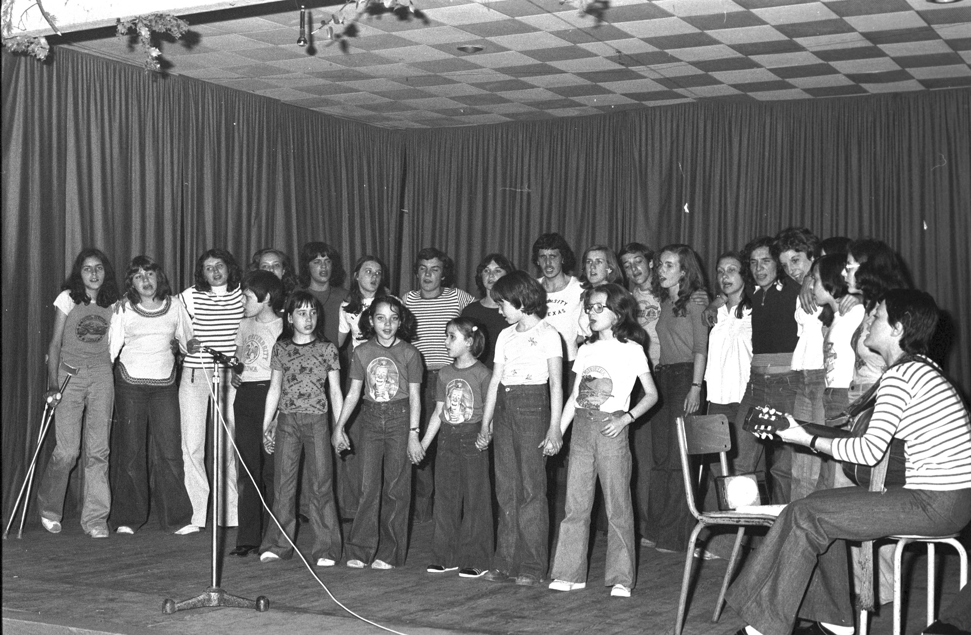 Spectacle à Gelles - 1976
