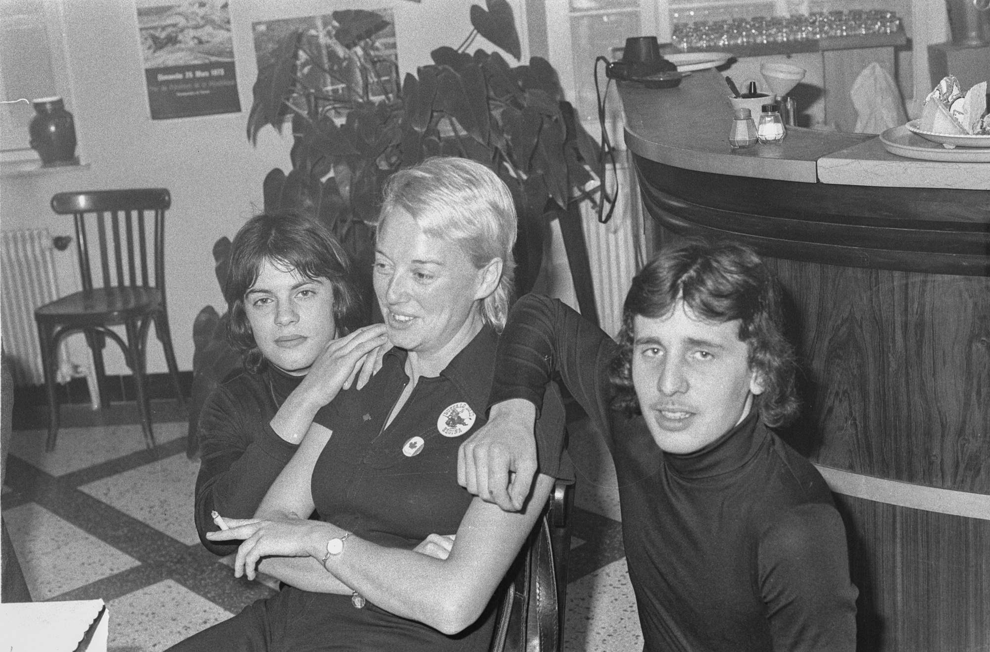 Repas à l'occasion du jumelage des Martres-de-de-Veyre avec la ville canadienne de Wynyard, décembre 1974