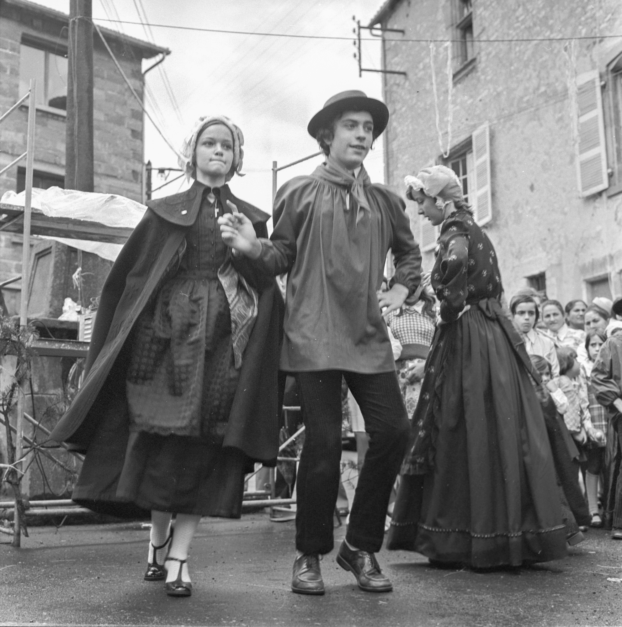 Le Chantou, groupe de danse folklorique, Mirefleurs, Avril 1973