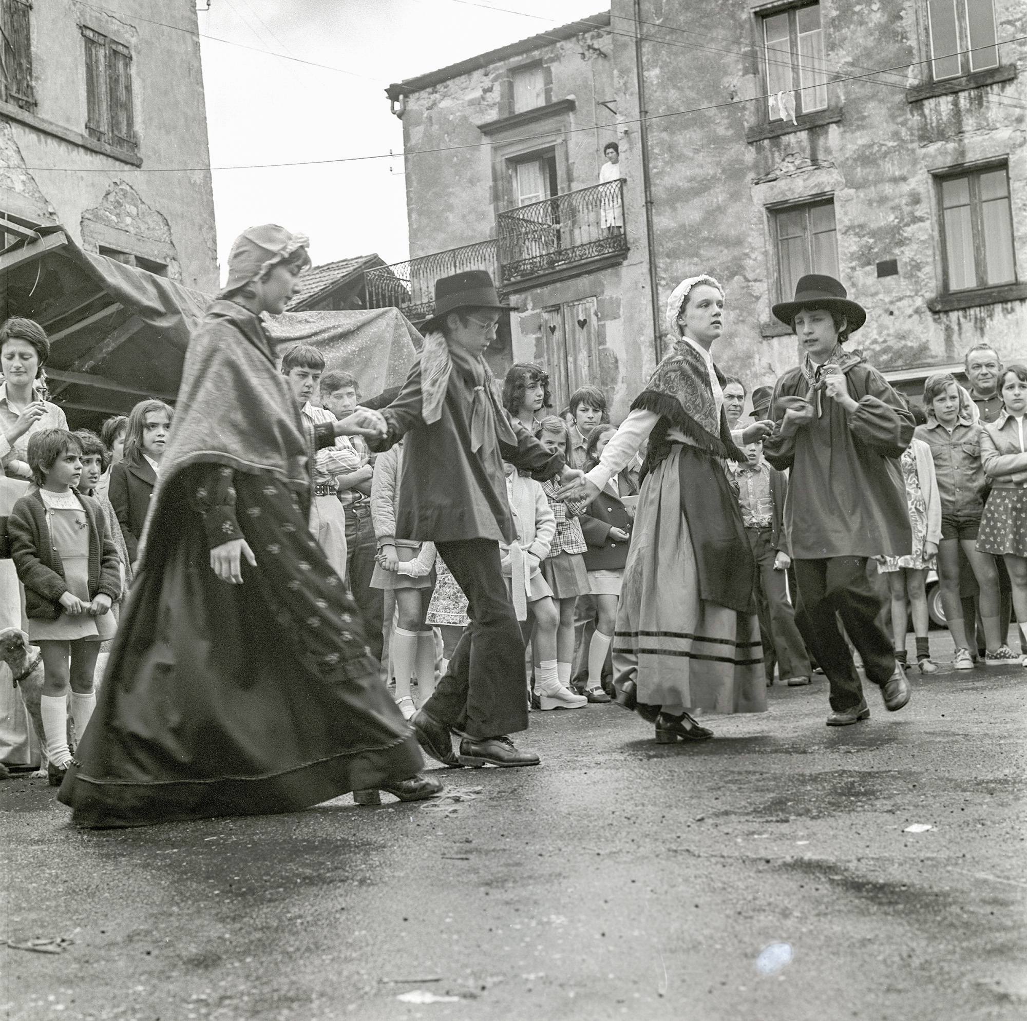 Le Chantou, groupe de danse folklorique, Mirefleurs, Avril 1973