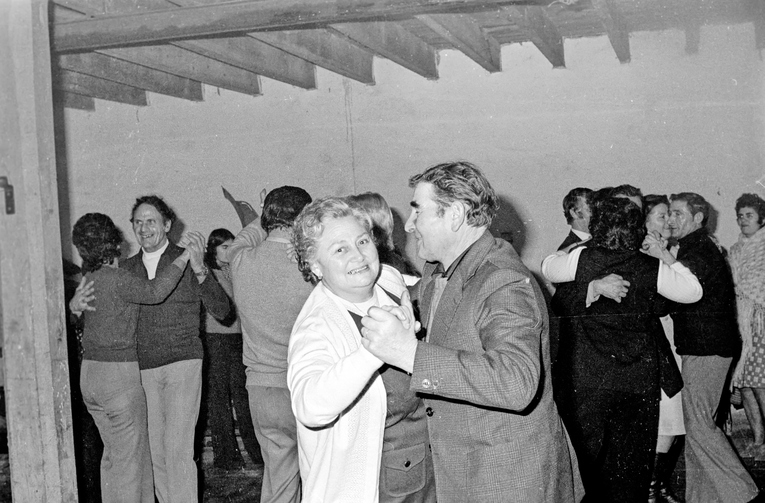 Fête à  l'occasion du jumelage des Martres-de-de-Veyre avec la ville canadienne de Wynyard, décembre 1974