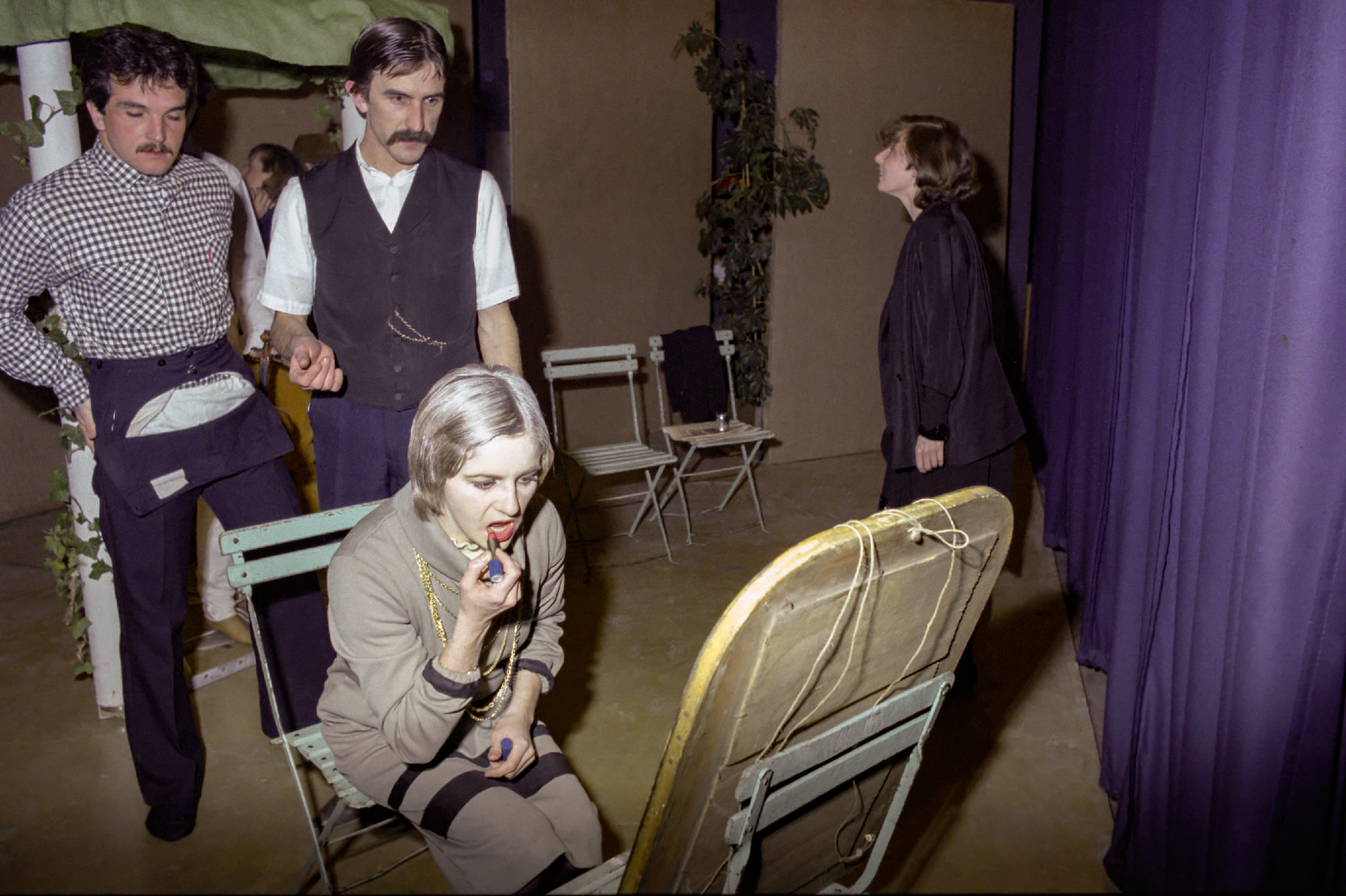 Le Bal des Voleurs de Jean Anouille. Mise en scène Emile Sanchis. Atelier théâtre du Chantou. Janvier 1984