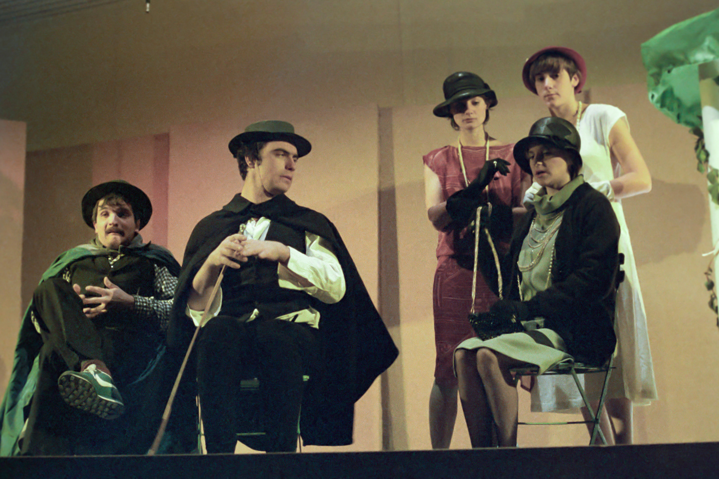 Le Bal des Voleurs de Jean Anouille. Mise en scène Emile Sanchis. Atelier théâtre du Chantou. Janvier 1984