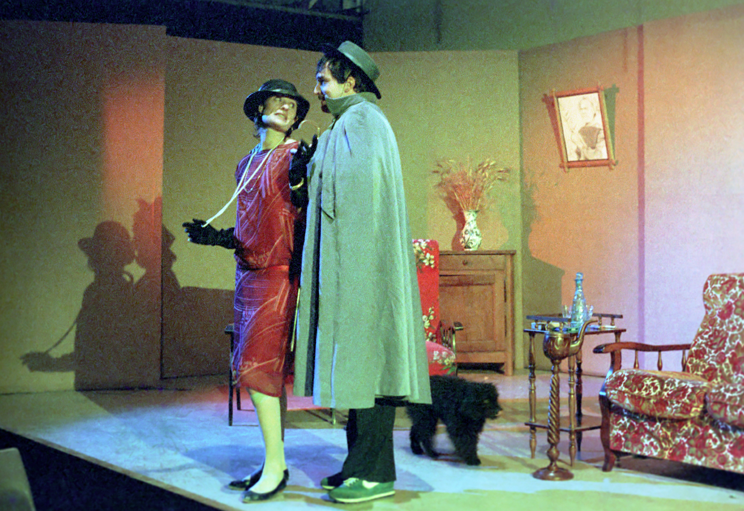 Le Bal des Voleurs de Jean Anouille. Mise en scène Emile Sanchis. Atelier théâtre du Chantou. Salle des fêtes des Martres-de-Veyre. Janvier 1984