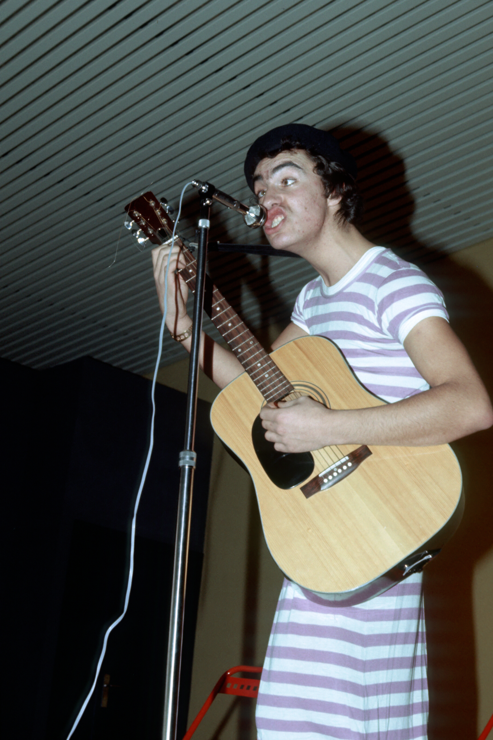 Chantou, goûter des personnes agées, salle des Fêtes, janvier 1978