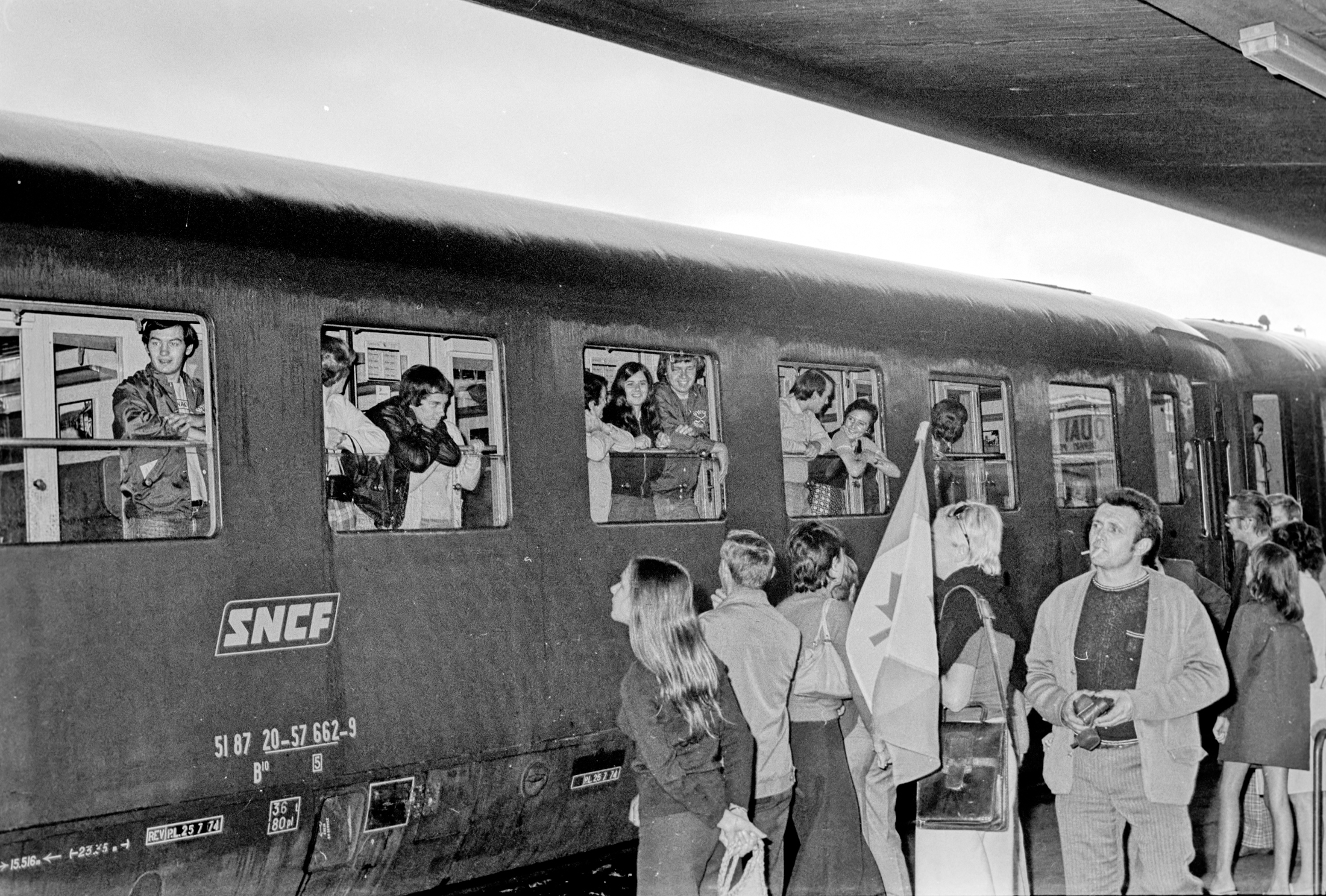Accueil d'une délégation de jeunes canadiens suite au jumelage des Martres-de-de-Veyre et de Wynyard, aôut 1973